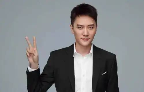 40岁冯绍峰与明星撞衫大4岁李健没输,小花迪丽热巴更显青春