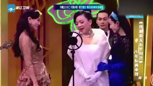 邓萃雯重现我和春天有个约会,王祖蓝现场搞笑不断
