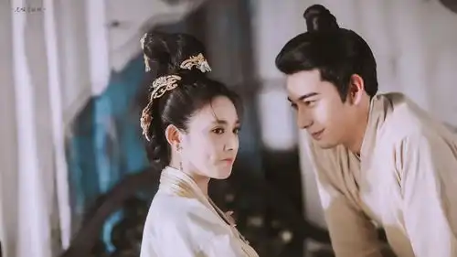 因为东宫司藤封神的导演李木戈,却因说英雄跌落神坛