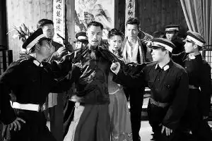 加盟尤小刚新剧降片酬刘佩琦乐做黑帮教父
