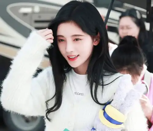 一直演古装戏的鞠婧祎,现代剧造型有多养眼光看路透就血槽清空