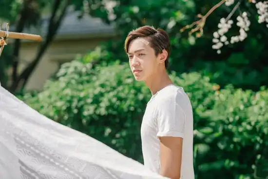 泡沫之夏定档7.22严禹豪玩神秘