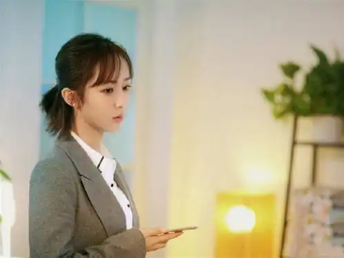 郑恺最美表演剧照曝光,奋力敲打窗户大声呼喊,气氛紧张
