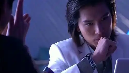 佳期如梦看得出来邱泽已经掉入爱情的小漩涡,而且还是三角恋
