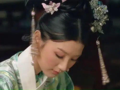 甄嬛传瑛贵人早已破了身子,为何三阿哥不嫌弃你看原著咋说
