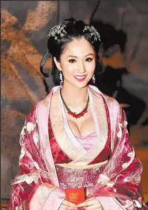 唐季礼澄清与内地女星关系欲诉诸法律求清白
