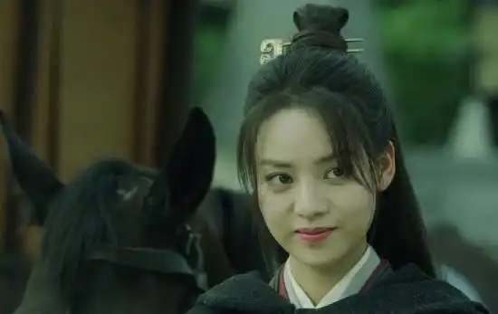 张天爱新剧造型又美又飒,不但抢了女主风头,还把男主给比下去了