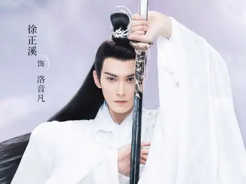 杨超越重紫路透,紫色眼影依旧美貌不愧是观众选出来的美女
