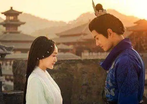 月有星相映,而我有你的深情,是命中注定做彼此的形影
