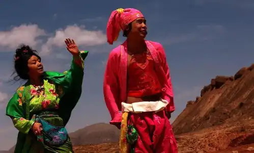 52岁闫妮喝假酒的精神状态火了减重30斤后,奶奶按摩女都能演,网友早干嘛去了
