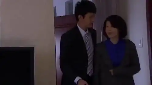 总裁父亲去世,母亲患上抑郁症,女友不离不弃的照顾让他感动
