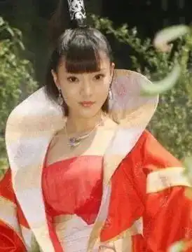 刚出道就被潜规则跑了8年龙套,结束5年婚姻,38岁的她,该火了邓家佳角色唐悠悠