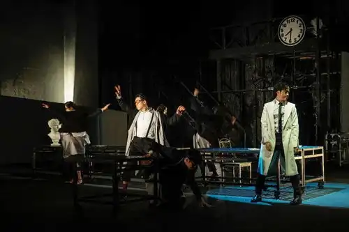 野蛮生长放肆歌唱他们是孟京辉戏剧里最会唱的空花组