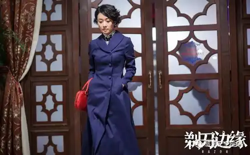 感恩代言人马伊琍挑战谍战女王,剃刀边缘剧照美呆了
