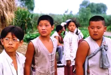 14年过去了,英子和嘎子在三亚相聚,两人友情合照满满回忆杀