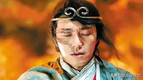 一部经典剧让周星驰公司倒闭,曾与三个女人纠葛,如今却孤苦无依
