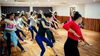 功夫瑜伽剧照曝光母其弥雅冰岛实景拍摄
