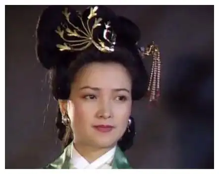 她是唯一演完四大名著的人,因太美在火车站被发掘,如今过得怎样