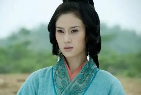 新三国中大小乔的扮演者
