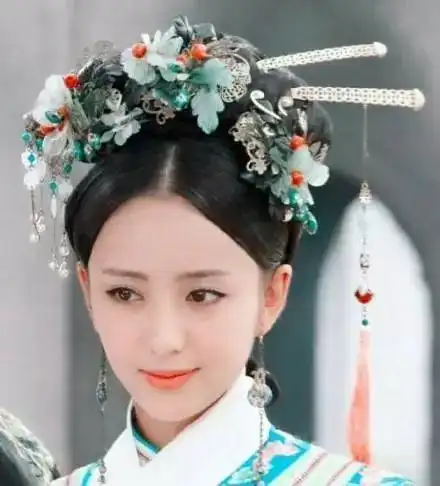 蜜桃说老公拖累多年,如今的她一举一动都让人揪心
