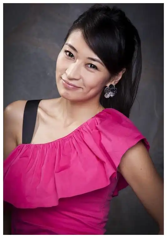 八佰票房十亿与马伊琍相恋4年的管虎,为何转身娶了梁静
