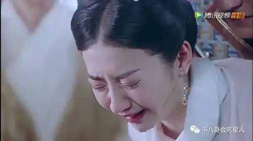 景甜获金扫帚奖影后,网友让baby情何以堪

