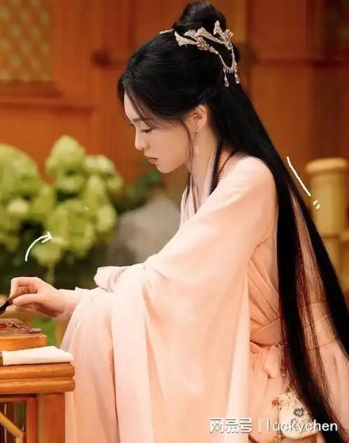 腾讯爱奇艺古装排播,张晚意任嘉伦对打檀健次唐嫣,谁会笑到最后

