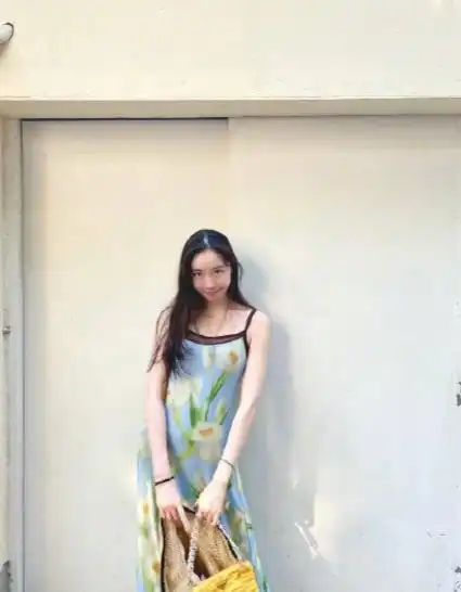 陈露晒与霍尊的合照,同时发爱心表情,疑似官宣恋情