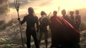 闪电侠被反派控制心灵绿箭侠前来救场双方展开大对决谁会赢
