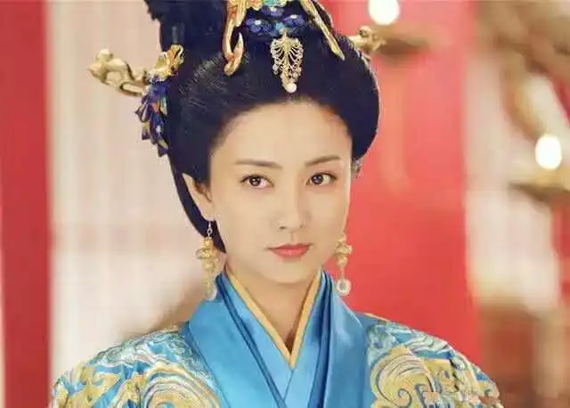 跑龙套跑足5年,因甄嬛传成名,现嫁音乐才子生活美满