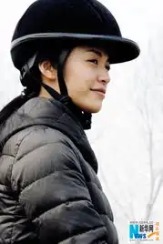 姚晨学习马术飒爽英姿微博晒美照留言木兰回营