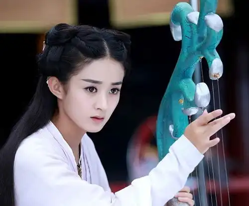 赵丽颖离婚后,闺蜜新剧开机照令人赞叹,女星结婚生子的代价真大
