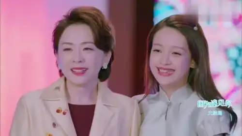 果果凭实力当上锈掌门,真是众望所归,全体起立鼓掌祝贺
