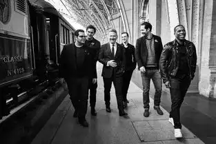 据说每一个看过东方快车失望的人,都去翻了老戏骨们过去的牌