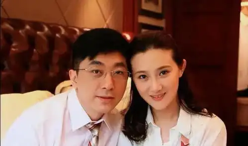 赵麒杂技演员出身,娶美女导演为妻,相伴多年无绯闻让人羡慕
