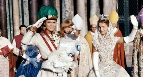 茜茜公主是耳熟能详的异域公主,童话人生却悲剧结尾