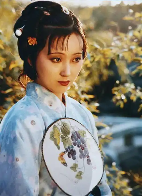 1987版红楼梦林黛玉未公开剧照,永远的林妹妹
