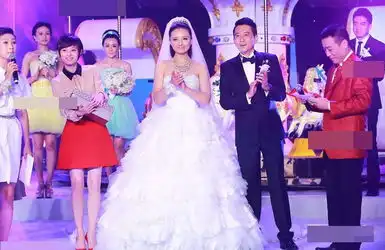 孙茜婚礼孙茜下跪新郎90鞠躬谢孙俪
