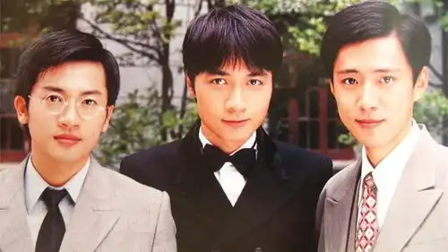 凭尔豪一角走红,与小秦氏扮演者是夫妻,被侯鸿亮用4部剧捧
