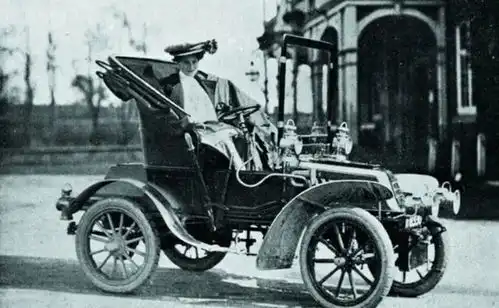 看完飞驰人生2,我狠狠翻了这本书