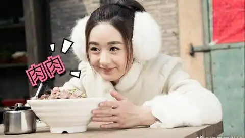 赵丽颖薛杉杉服装秀杉杉来了
