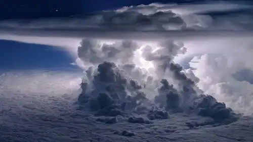 每年几十万吨大气逃到太空,为什么地球大气压始终不变看完恍然大悟