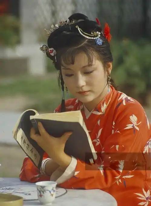 30年前红楼梦剧照让我们看看红楼梦才女,最芳华的容颜
