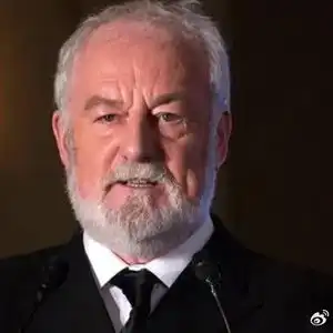 指环王演员伯纳德希尔去世曾在电影泰坦尼克号中饰演船长