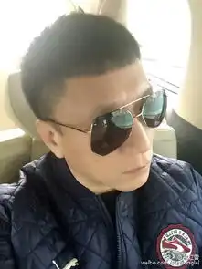 颜王孙红雷晒不同角度自拍照自言确实帅