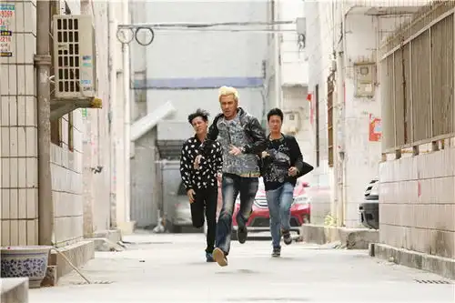 半路父子热播郭振迦诠释剧版痞子英雄