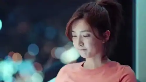 恋爱先生江疏影大半夜不睡觉,想起之前发生的事,不自觉的开心