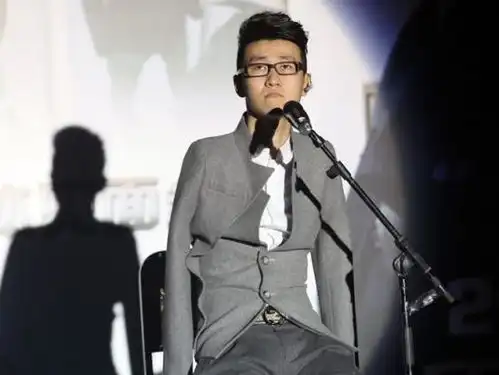 断臂钢琴师的人物介绍
