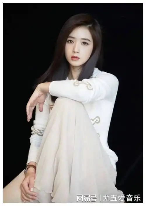 颖儿晒出甄嬛传女演员聚会照,唐艺昕甜美温柔,蒋欣暴瘦惊人转变
