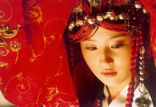 范冰冰杨幂章子怡唐嫣刘诗诗周迅凤冠霞帔谁最美
